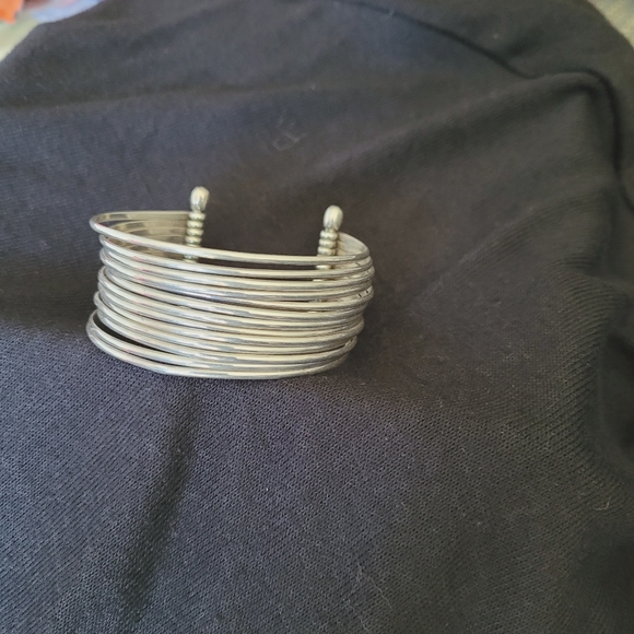 Bracelet - Picture 1 of 3